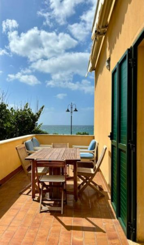 Nura's - Villa Adele